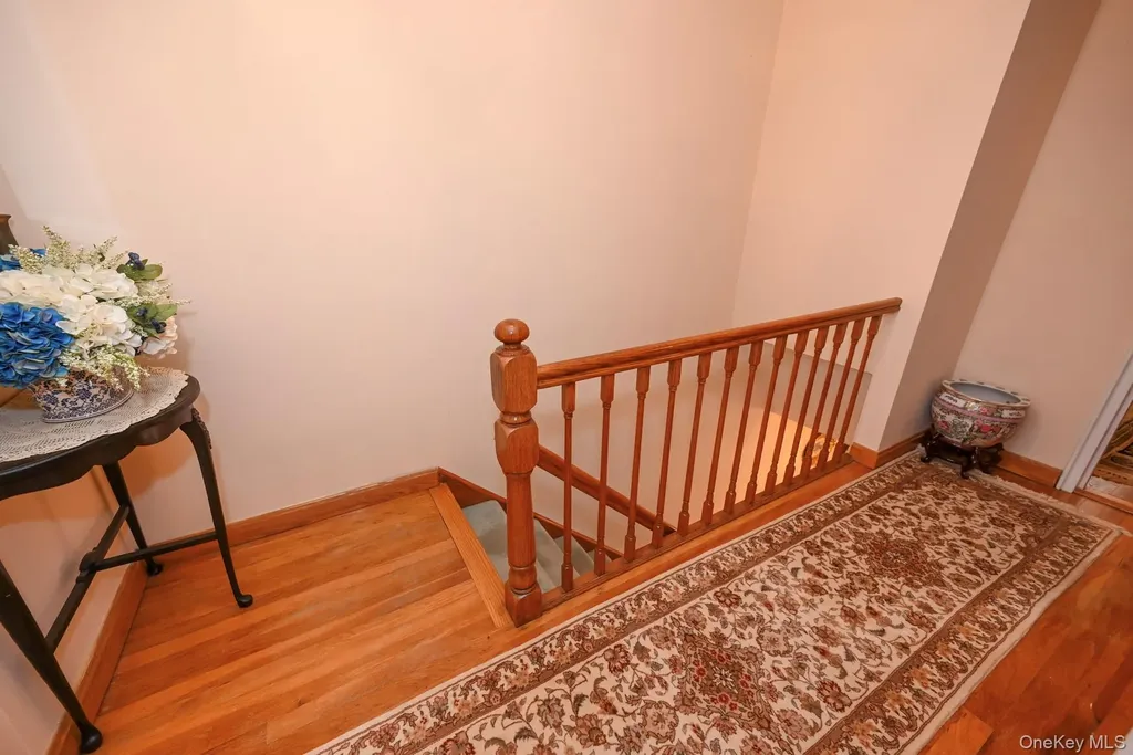 7112 71st Place Glendale NY 11385