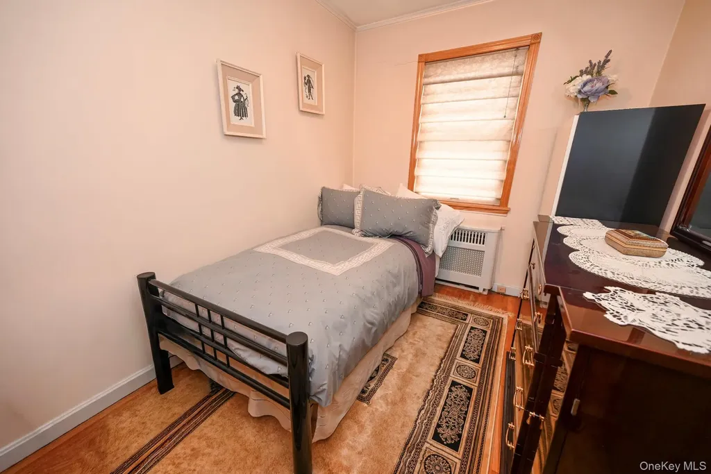 7112 71st Place Glendale NY 11385