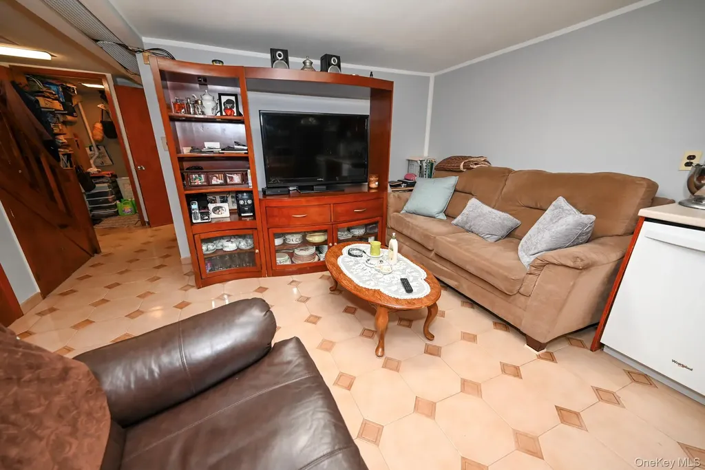 7112 71st Place Glendale NY 11385