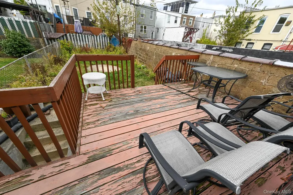 7112 71st Place Glendale NY 11385
