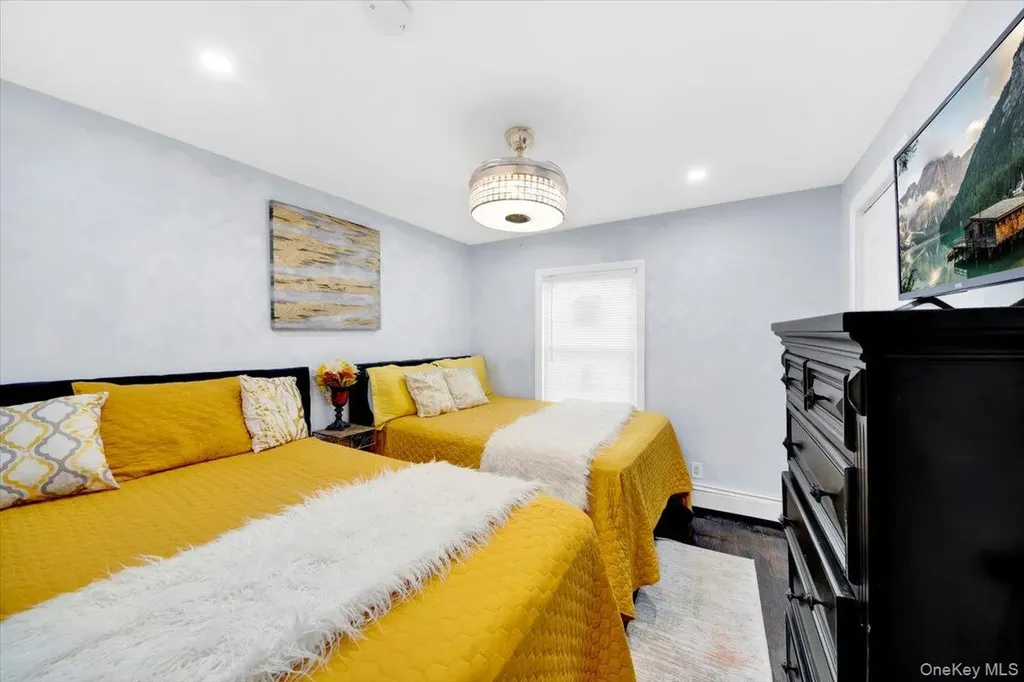 75 W Kingsbridge Road Mount Vernon NY 10550