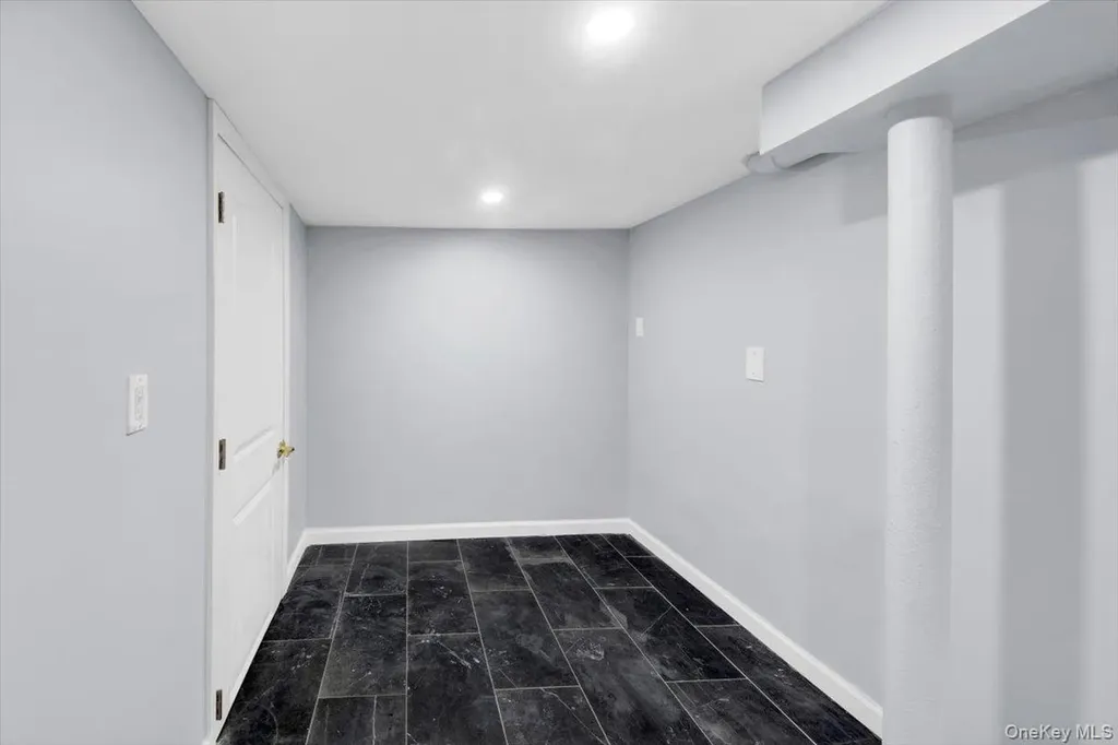 75 W Kingsbridge Road Mount Vernon NY 10550