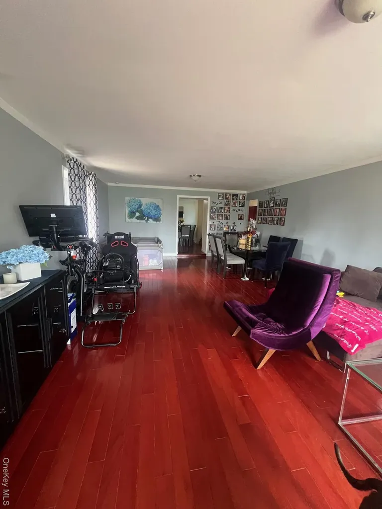 240 Oakley Avenue Hempstead NY 11003
