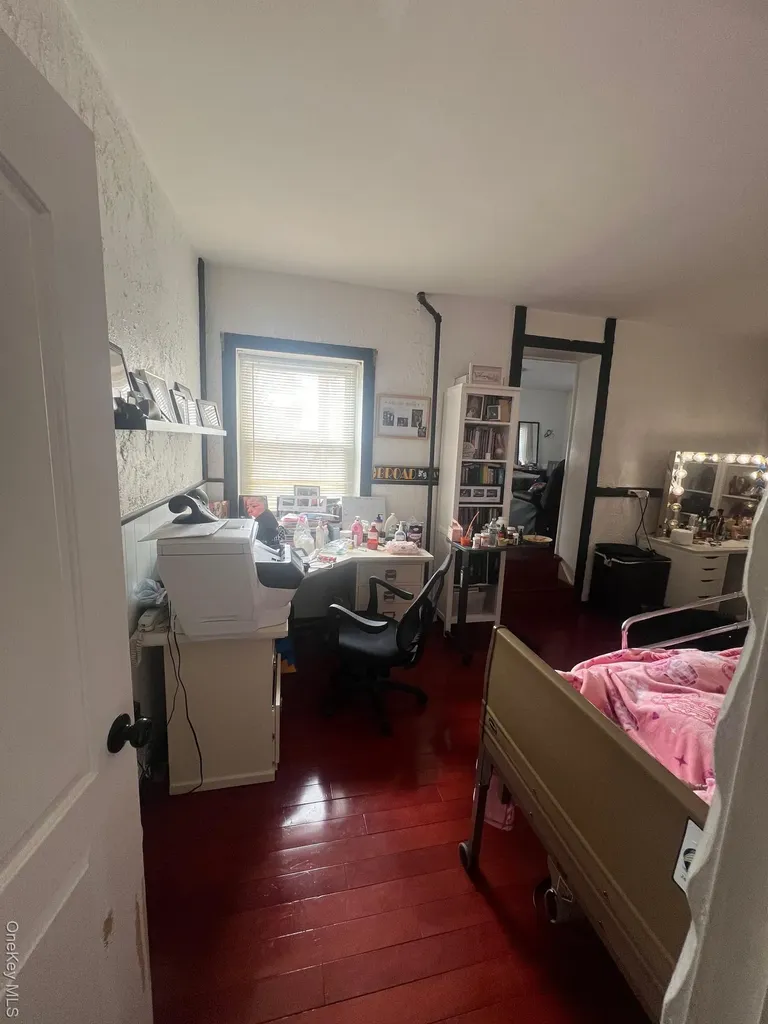 240 Oakley Avenue Hempstead NY 11003