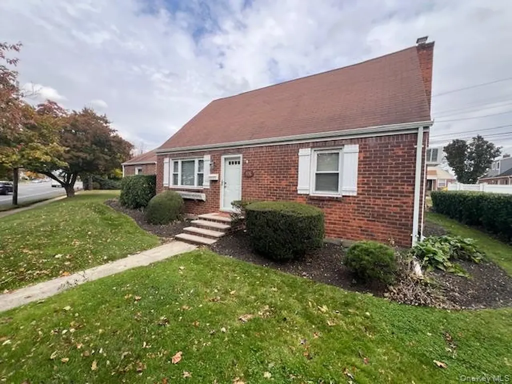 432 Herricks Road Mineola NY 11501