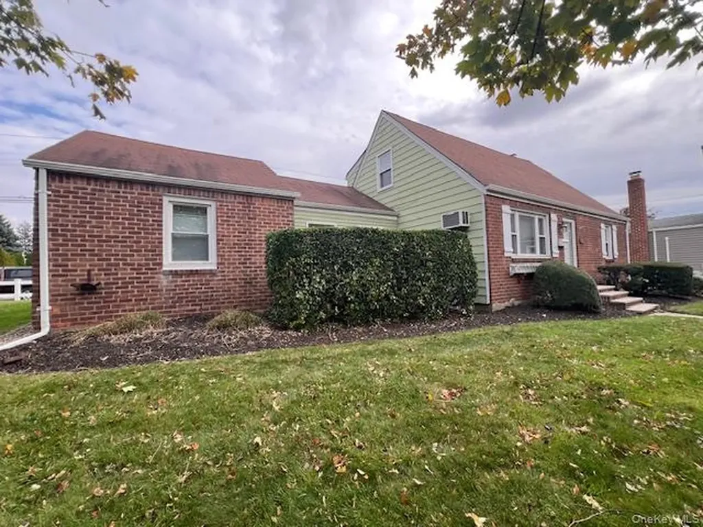 432 Herricks Road Mineola NY 11501