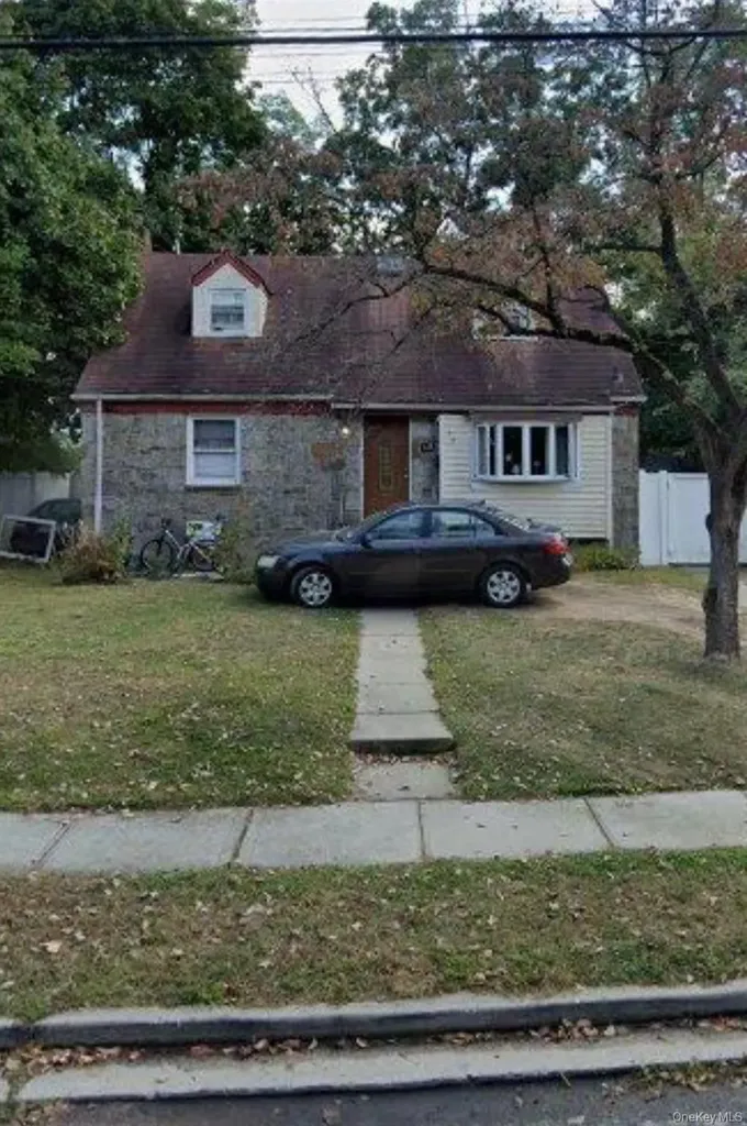 123 Smith Street Roosevelt NY 11575