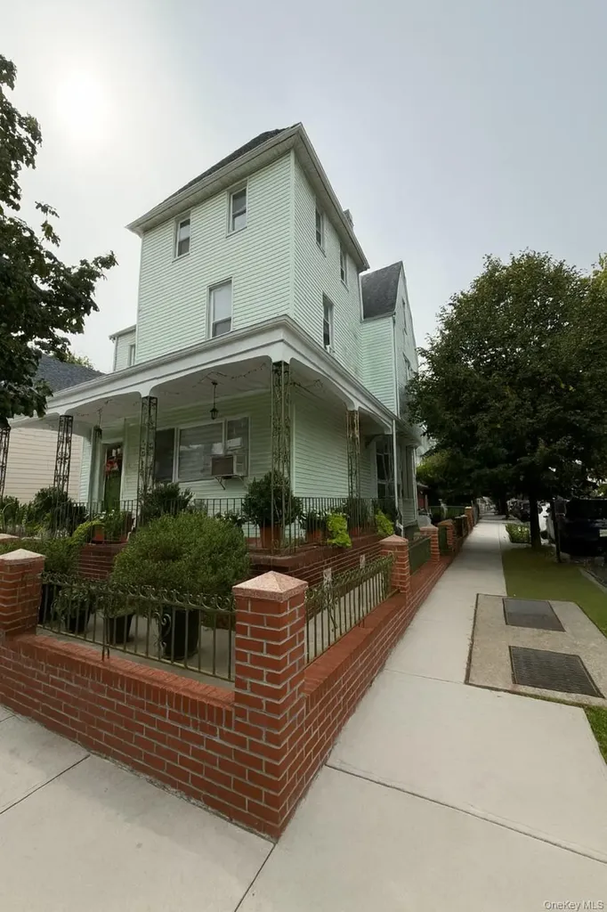 8552 79th Street Woodhaven NY 11421