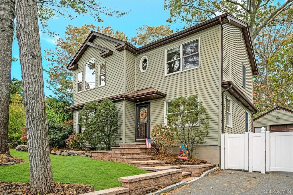 8 Margaret Avenue Nesconset NY 11767