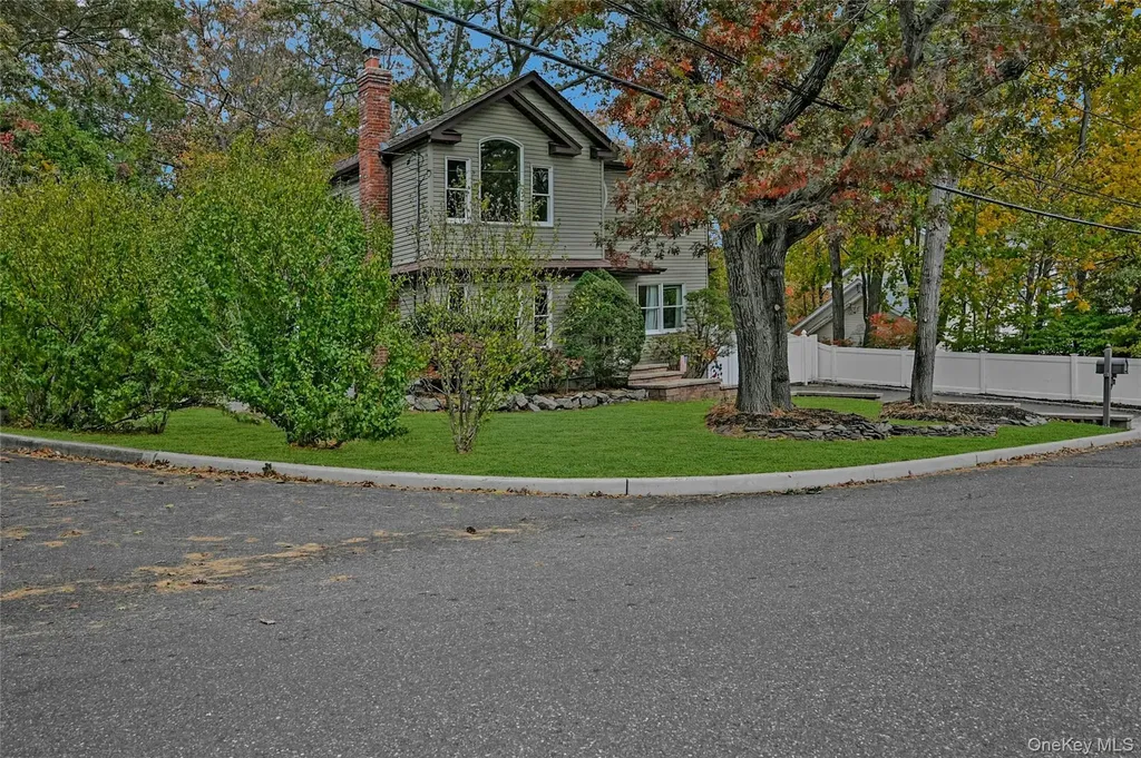 8 Margaret Avenue Nesconset NY 11767