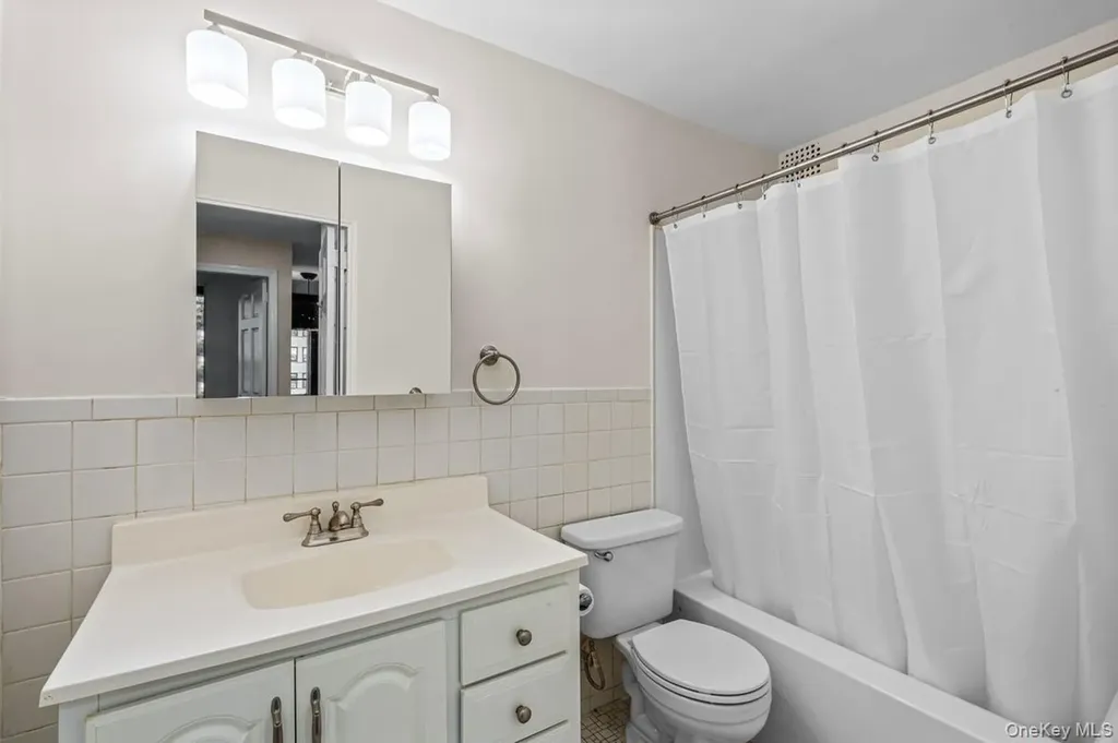 168-11 12th Avenue Beechhurst NY 11357