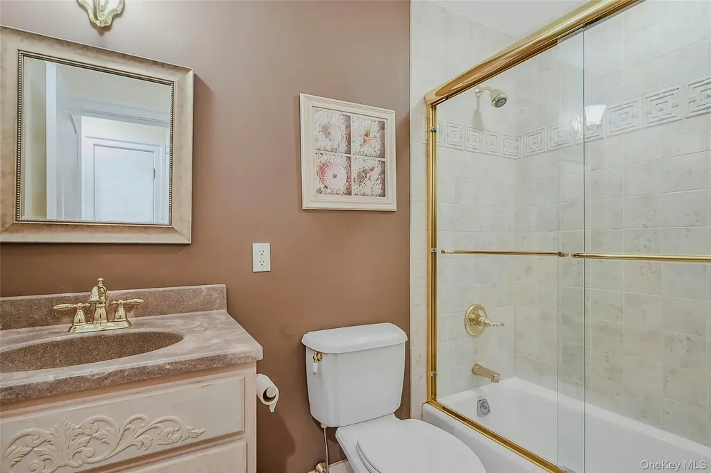 815 Uhl Lane Orient NY 11957