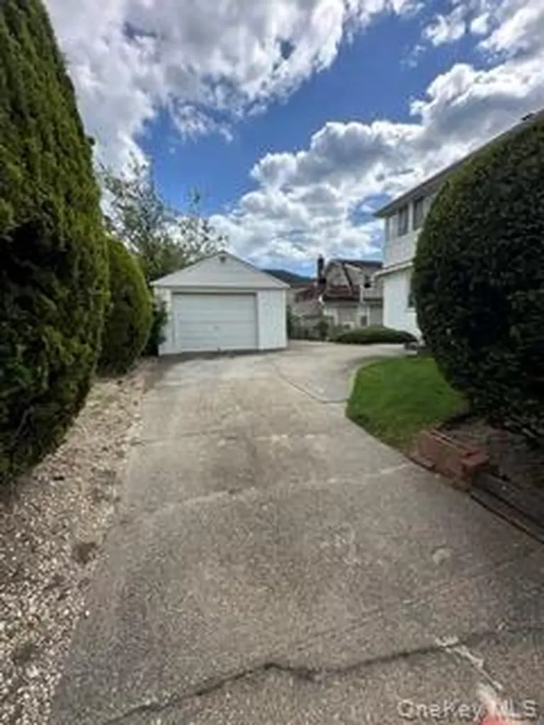 518 Lindell Boulevard Long Beach NY 11561