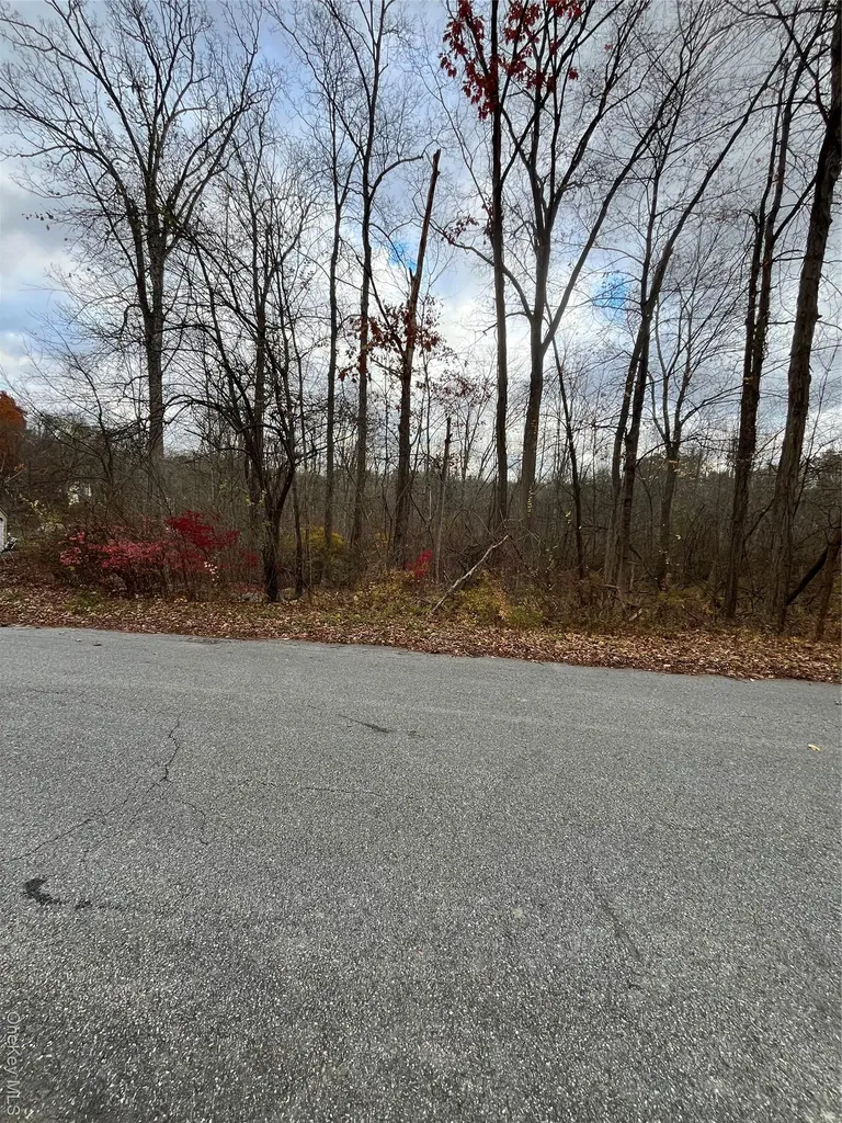 14-16 Glenna Drive Carmel NY 10512