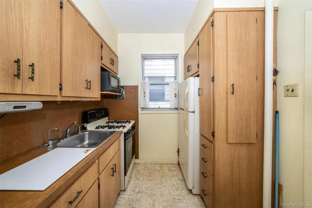 285 Logan Avenue Bronx NY 10465