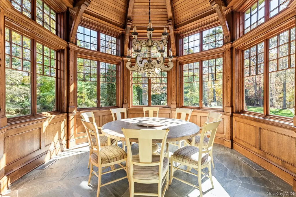 143 Heather Lane Mill Neck NY 11765