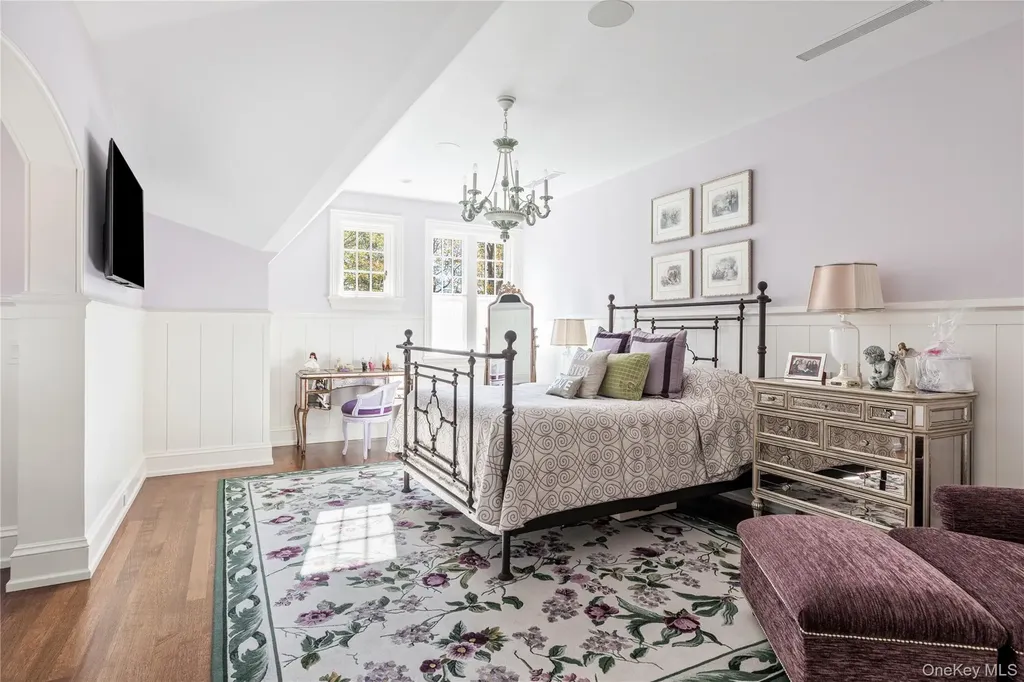 143 Heather Lane Mill Neck NY 11765