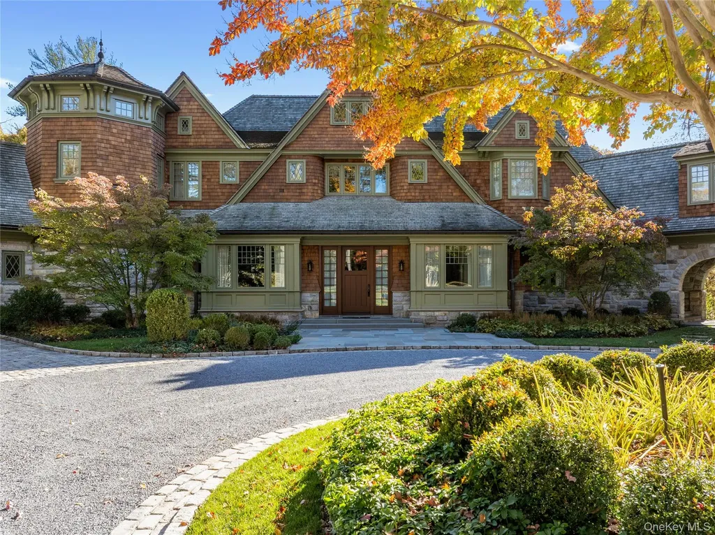 143 Heather Lane Mill Neck NY 11765