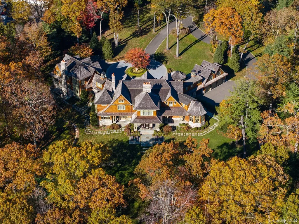 143 Heather Lane Mill Neck NY 11765
