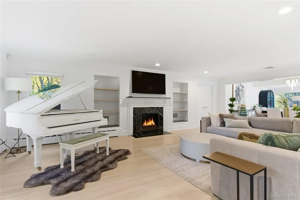 108 Bacon Road Old Westbury NY 11568