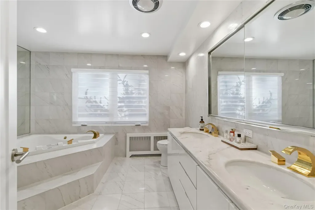 108 Bacon Road Old Westbury NY 11568