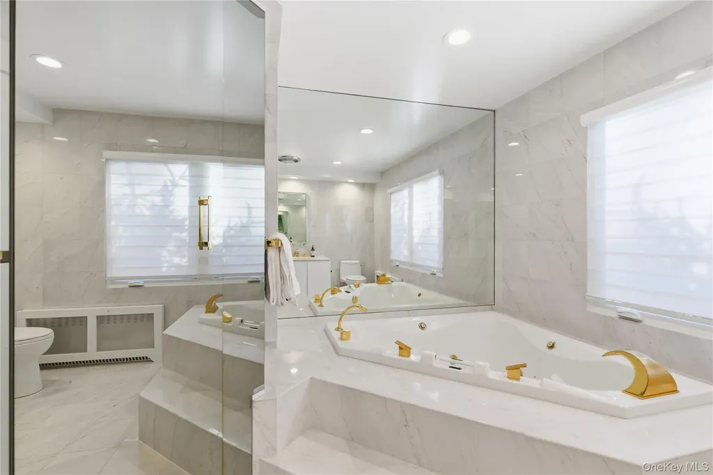 108 Bacon Road Old Westbury NY 11568