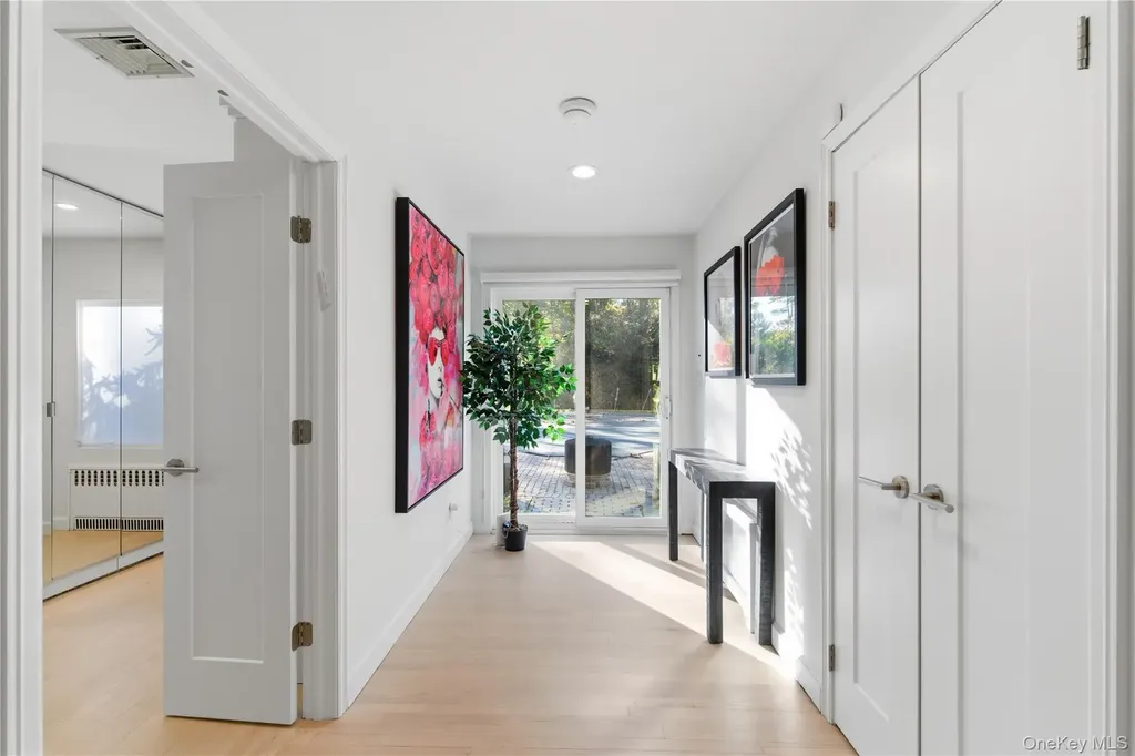 108 Bacon Road Old Westbury NY 11568