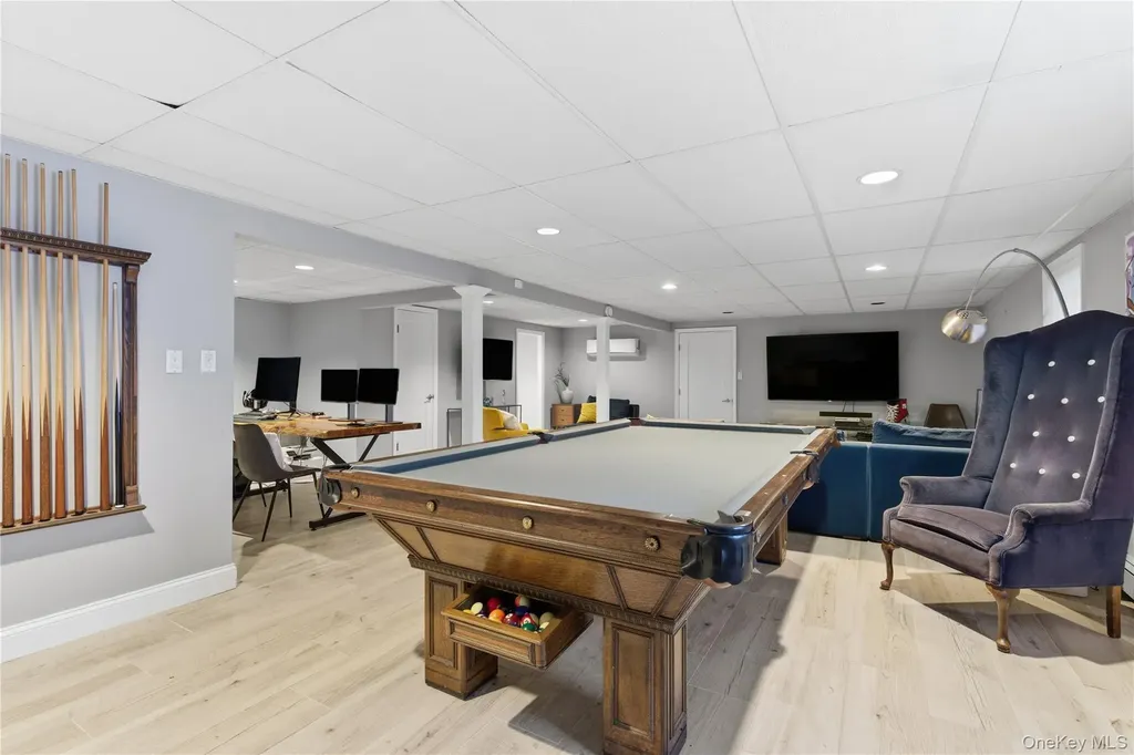 108 Bacon Road Old Westbury NY 11568