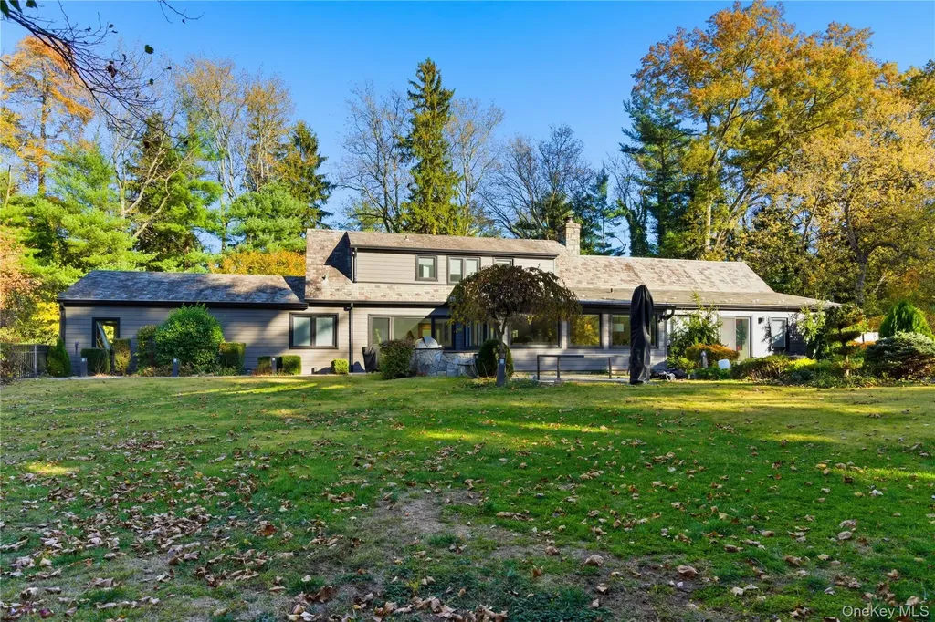 108 Bacon Road Old Westbury NY 11568