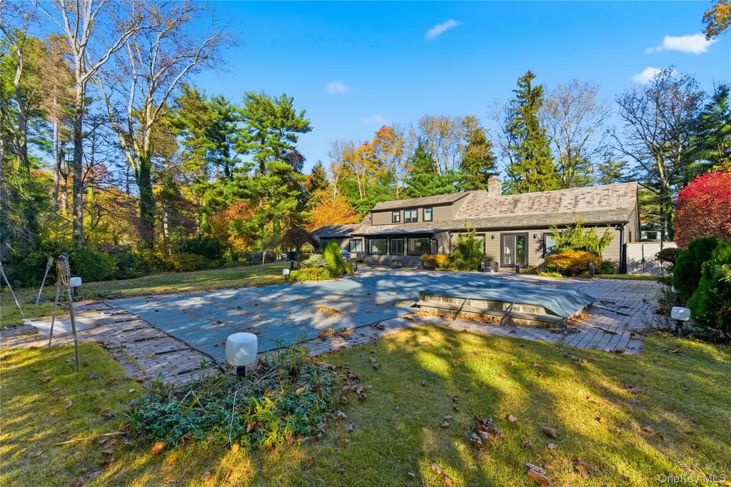 108 Bacon Road Old Westbury NY 11568