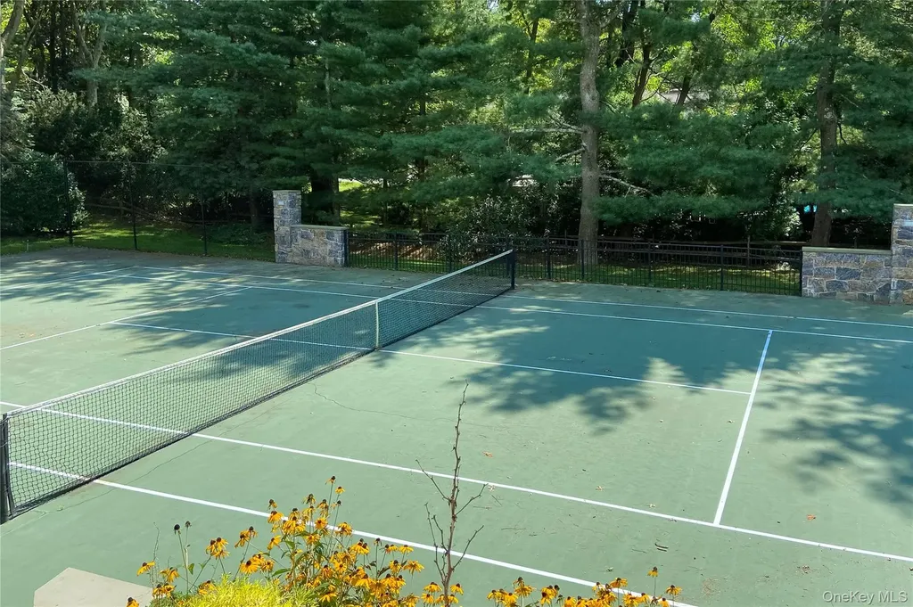 108 Bacon Road Old Westbury NY 11568