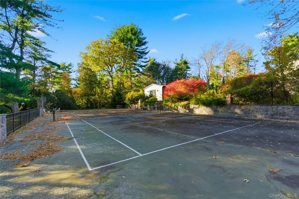 108 Bacon Road Old Westbury NY 11568