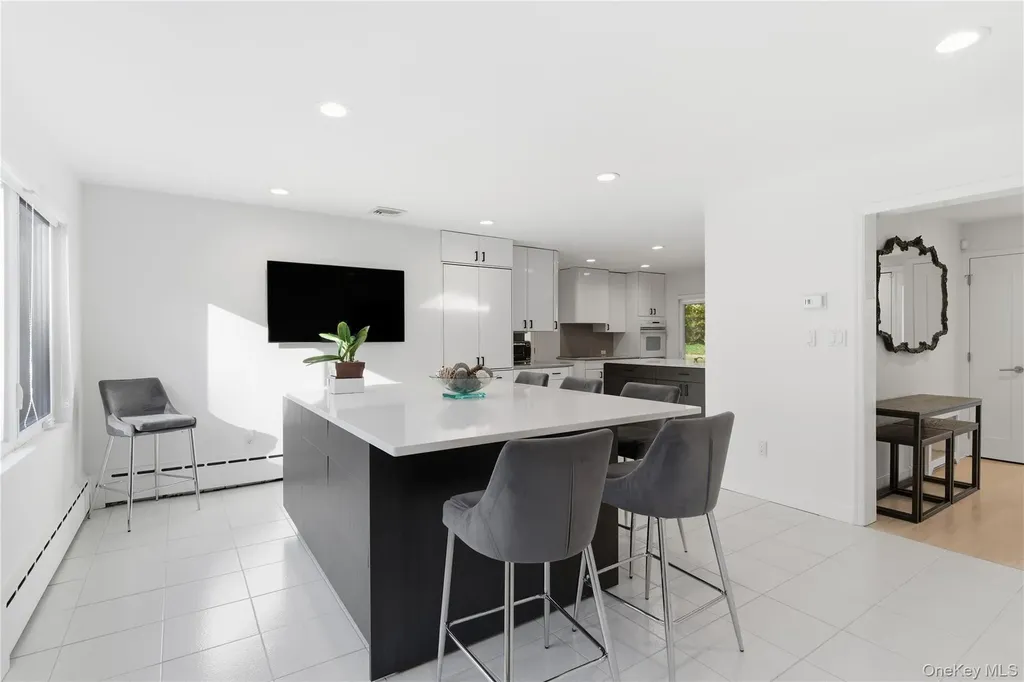 108 Bacon Road Old Westbury NY 11568