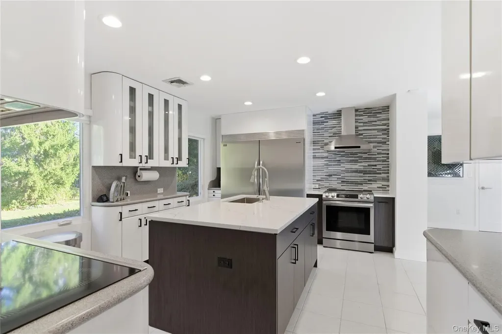 108 Bacon Road Old Westbury NY 11568