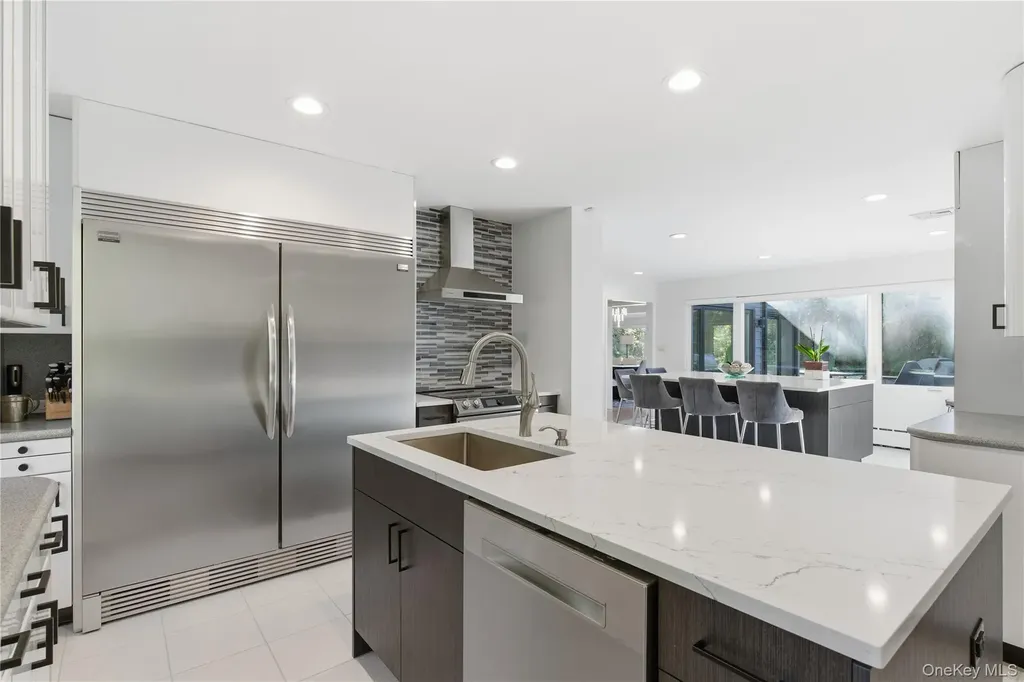 108 Bacon Road Old Westbury NY 11568
