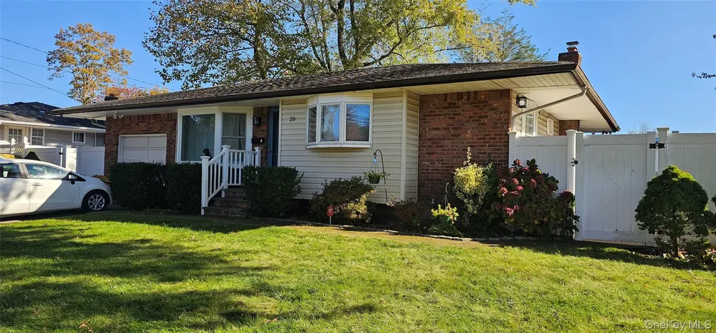 20 Sugarwood Lane Commack NY 11725
