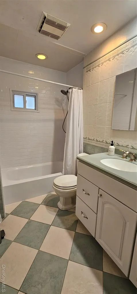 20 Sugarwood Lane Commack NY 11725