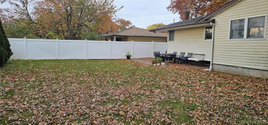 20 Sugarwood Lane Commack NY 11725
