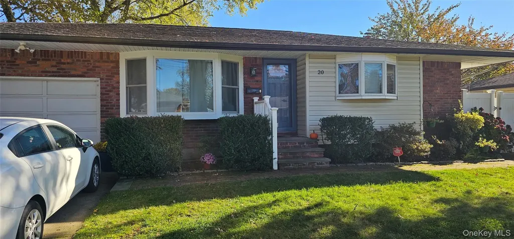 20 Sugarwood Lane Commack NY 11725