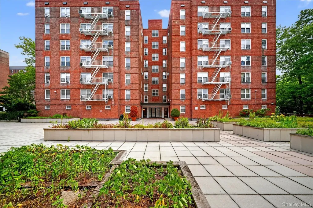 517 Riverdale Avenue Yonkers NY 10705
