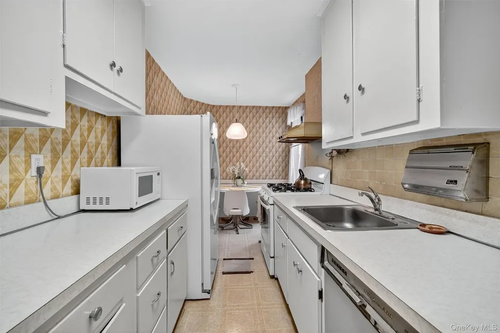 517 Riverdale Avenue Yonkers NY 10705