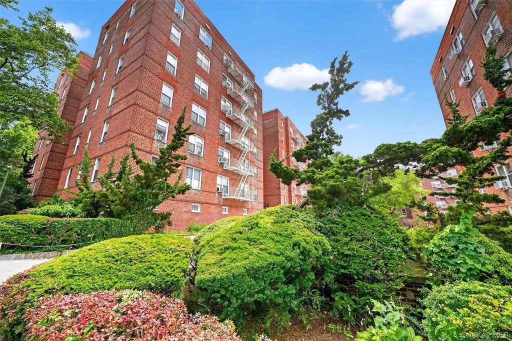 517 Riverdale Avenue Yonkers NY 10705