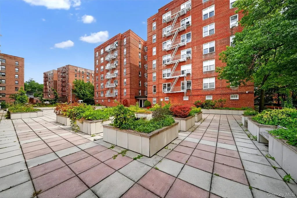 517 Riverdale Avenue Yonkers NY 10705