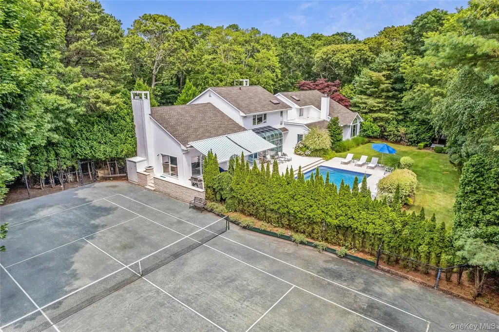 9 Plume Grass Way Westhampton NY 11977