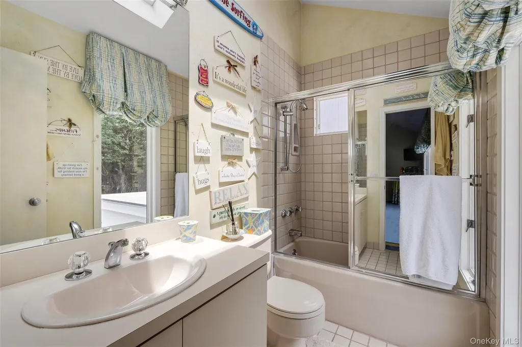 9 Plume Grass Way Westhampton NY 11977