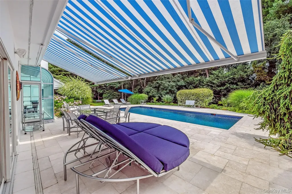 9 Plume Grass Way Westhampton NY 11977