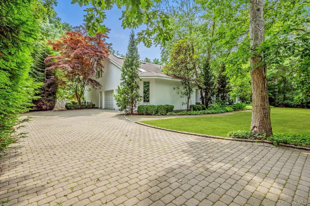 9 Plume Grass Way Westhampton NY 11977