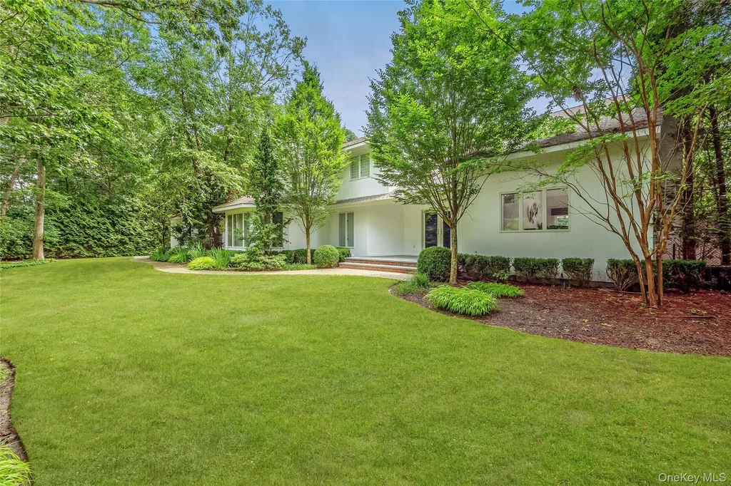 9 Plume Grass Way Westhampton NY 11977