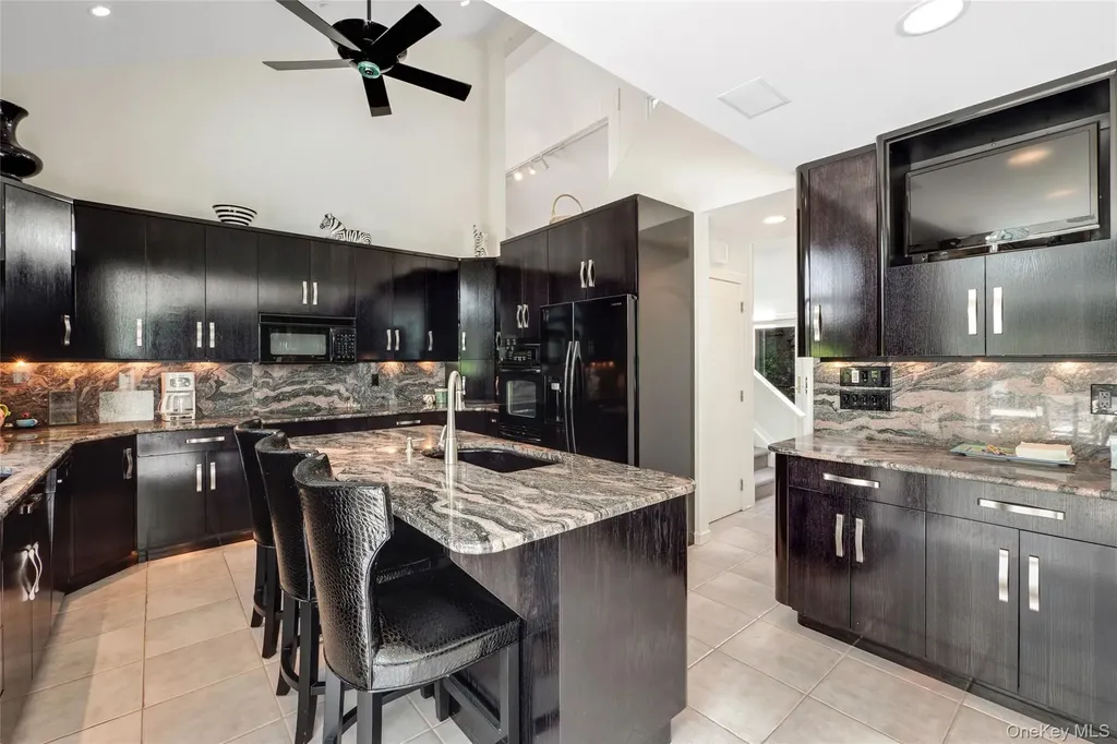 9 Plume Grass Way Westhampton NY 11977