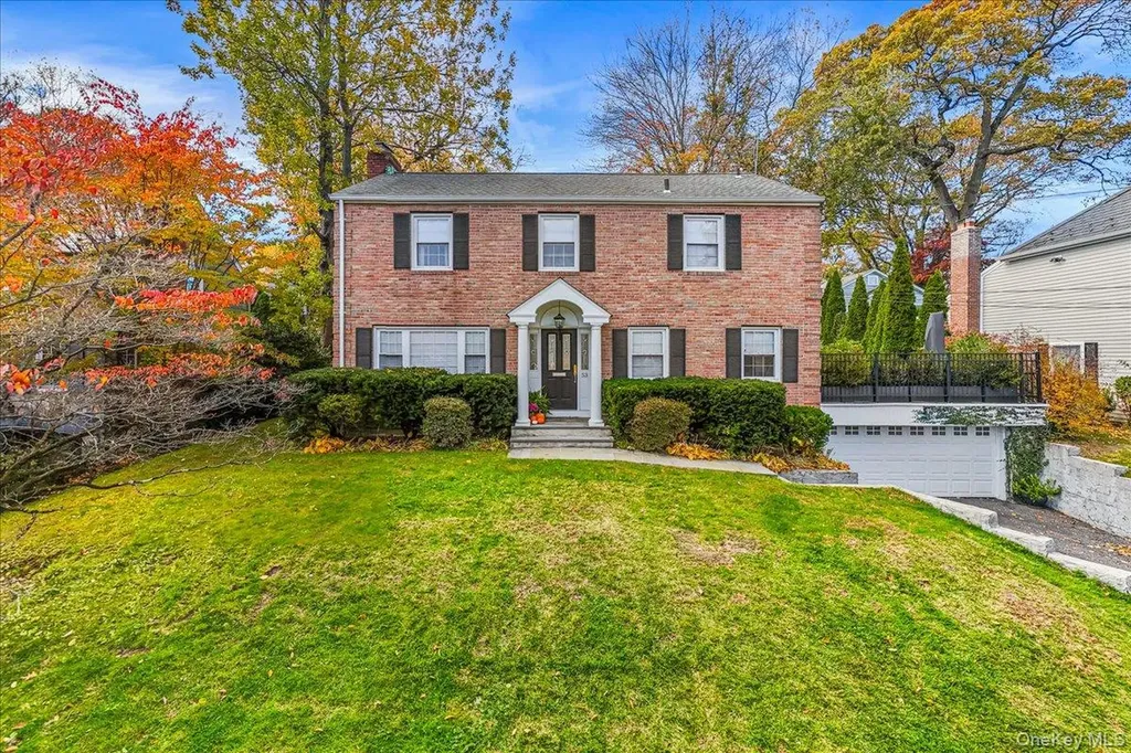 53 Stuart Place Manhasset NY 11030